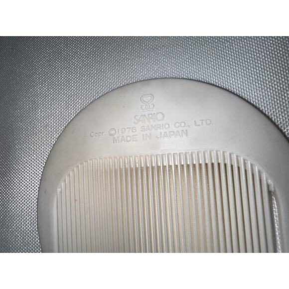 RARE VTG 1976 My Melody SANRIO Pouch Handkerchief Pocket Mirror & Comb Japan - Picture 7 of 15